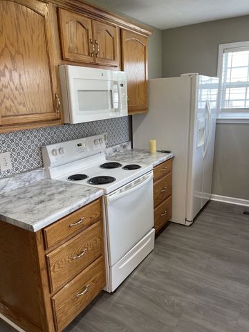 1604 Baucom Dr, Columbia, TN 38401