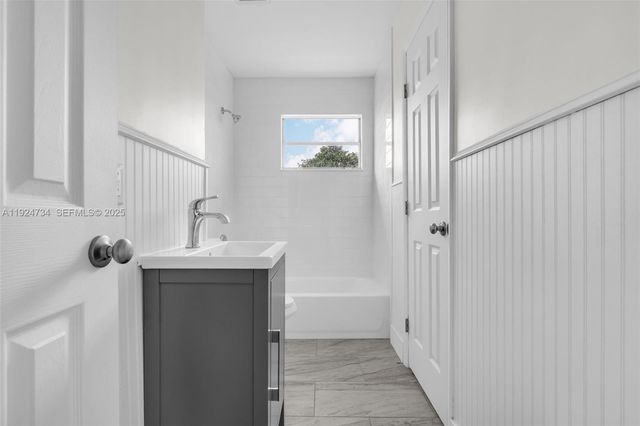 18350 SW 105th Ave 1, Miami, FL 33157