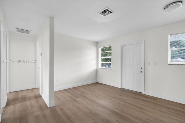 18350 SW 105th Ave 1, Miami, FL 33157