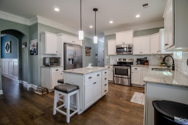 417 Newport Avenue, Kathleen, GA 31047