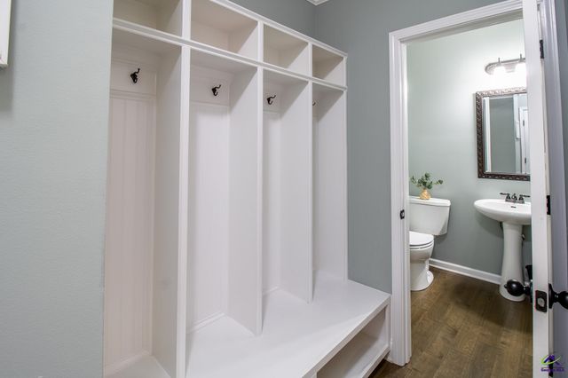 417 Newport Avenue, Kathleen, GA 31047