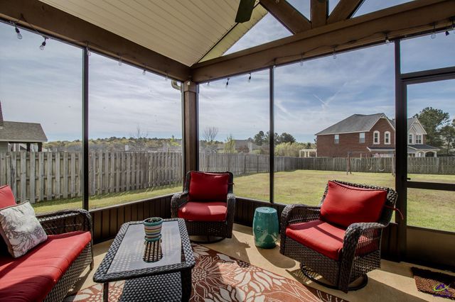 417 Newport Avenue, Kathleen, GA 31047