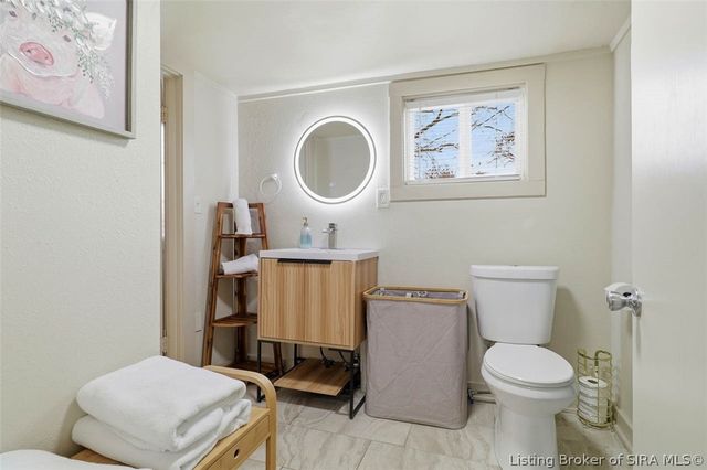 626 E 8th Street, Jeffersonville, IN 47130