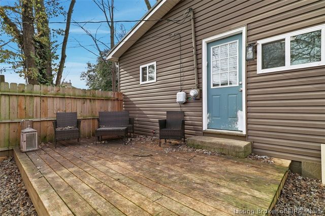 626 E 8th Street, Jeffersonville, IN 47130