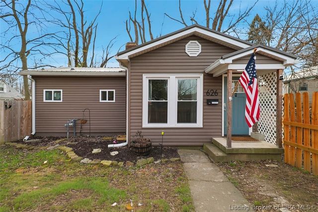 626 E 8th Street, Jeffersonville, IN 47130