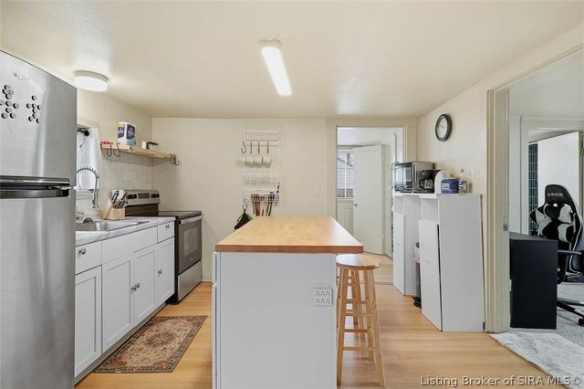 626 E 8th Street, Jeffersonville, IN 47130