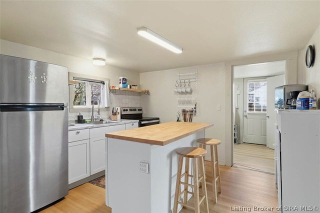 626 E 8th Street, Jeffersonville, IN 47130