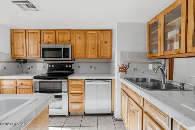 11201 E Hash Knife Circle, Tucson, AZ 85749