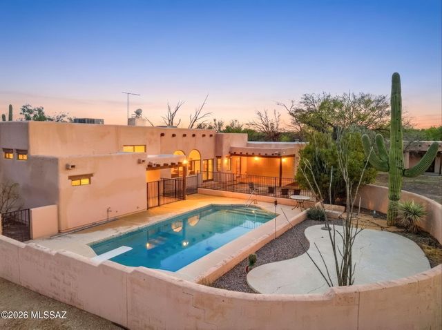 11201 E Hash Knife Circle, Tucson, AZ 85749