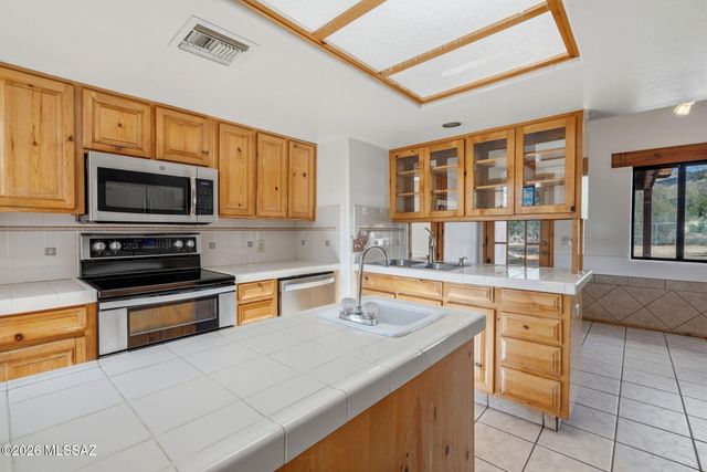 11201 E Hash Knife Circle, Tucson, AZ 85749