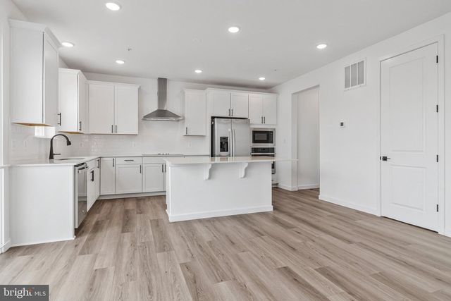 5719 HOWARD DR, Glen Burnie, MD 21060
