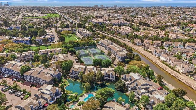 20321 Tidepool Cir 205, Huntington Beach, CA 92646