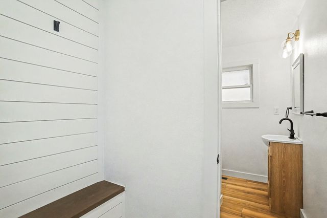 1135 W Portland Street, Springfield, MO 65807