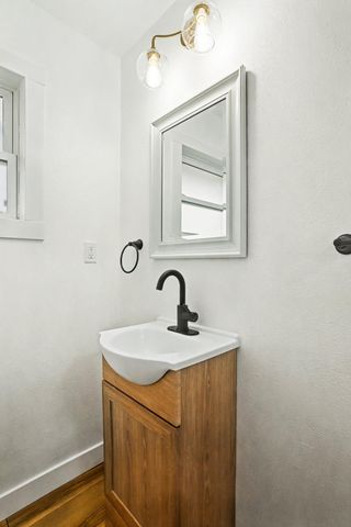 1135 W Portland Street, Springfield, MO 65807