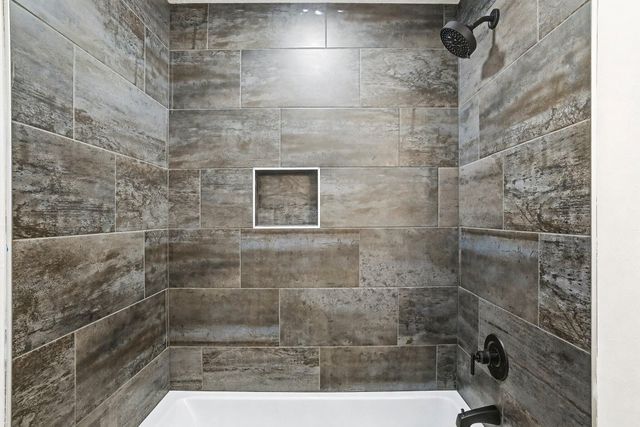 1135 W Portland Street, Springfield, MO 65807