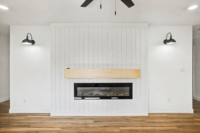 1135 W Portland Street, Springfield, MO 65807