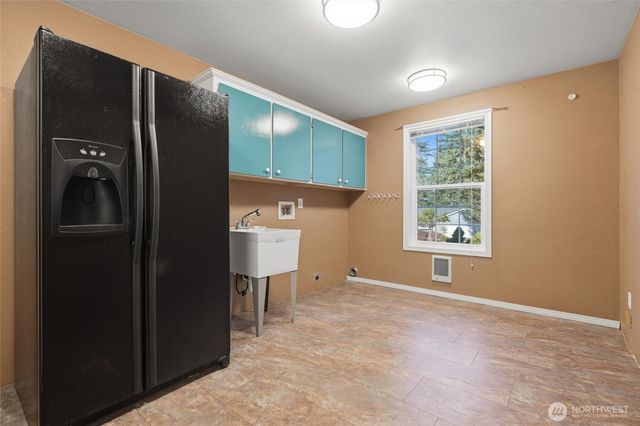 1501 E Old Ranch Rd, Allyn, WA 98524