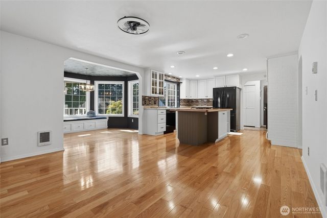 1501 E Old Ranch Rd, Allyn, WA 98524