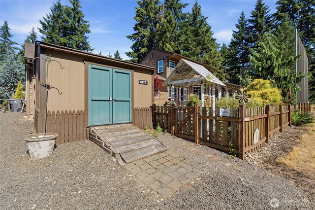 1501 E Old Ranch Rd, Allyn, WA 98524