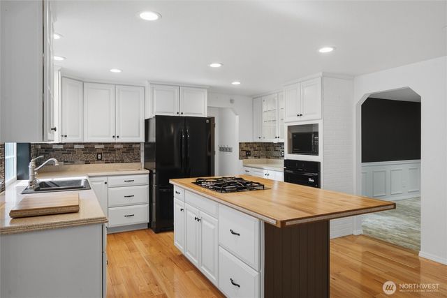 1501 E Old Ranch Rd, Allyn, WA 98524