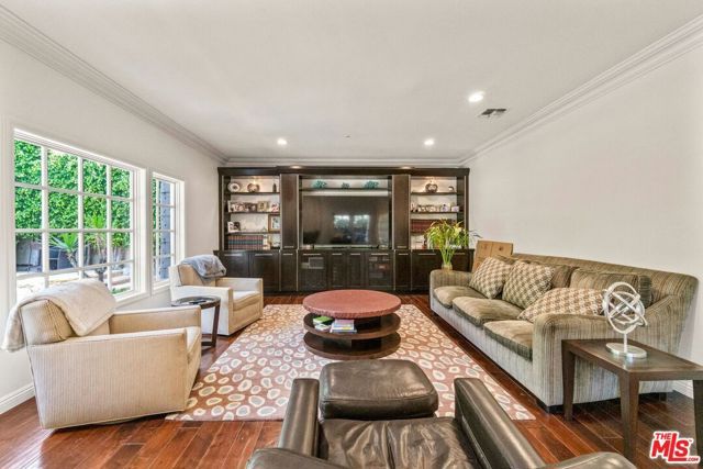 236 S La Peer Drive, Beverly Hills, CA 90211