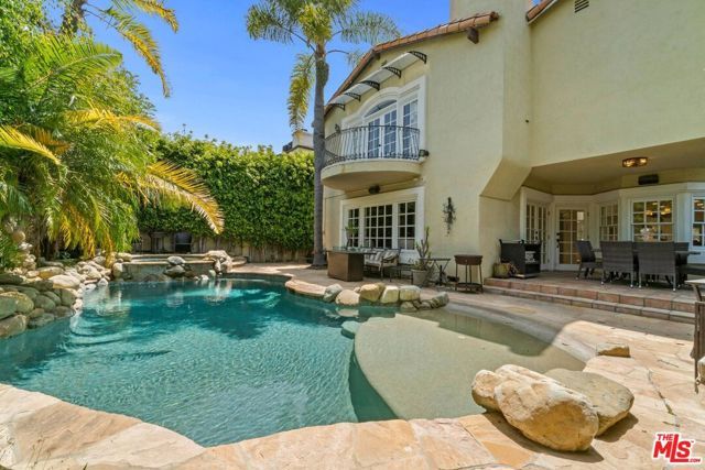 236 S La Peer Drive, Beverly Hills, CA 90211