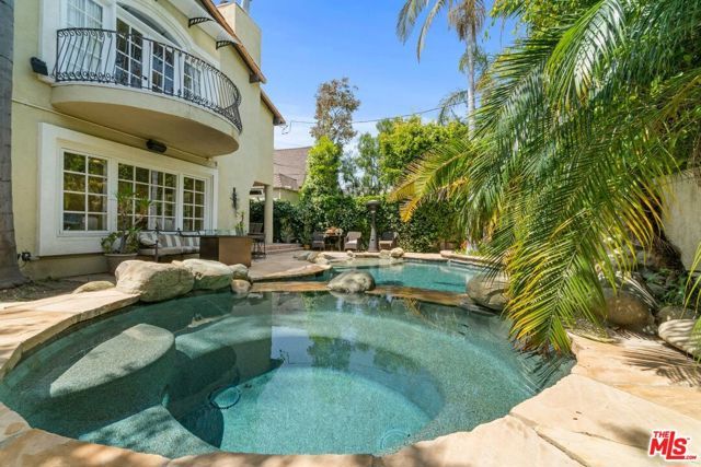 236 S La Peer Drive, Beverly Hills, CA 90211