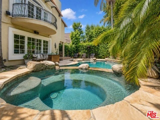 236 S La Peer Drive, Beverly Hills, CA 90211