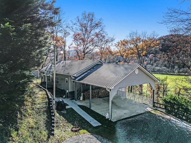 2226 Layson Road, Hiawassee, GA 30546