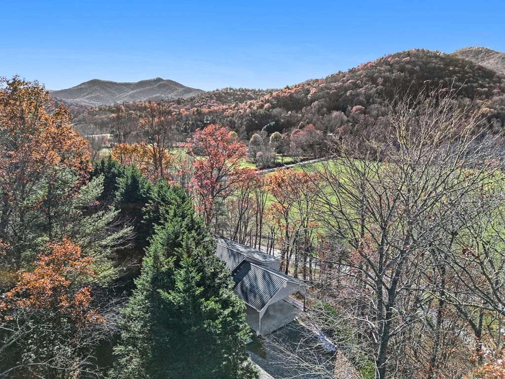 2226 Layson Road, Hiawassee, GA 30546