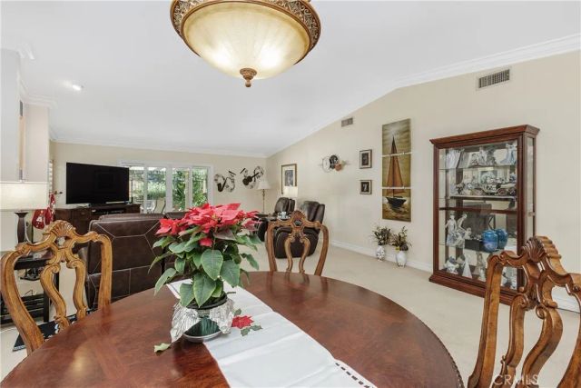 547 Via Zapata, Riverside, CA 92507