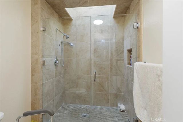 547 Via Zapata, Riverside, CA 92507