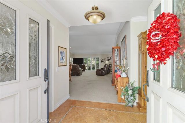 547 Via Zapata, Riverside, CA 92507