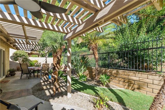 547 Via Zapata, Riverside, CA 92507