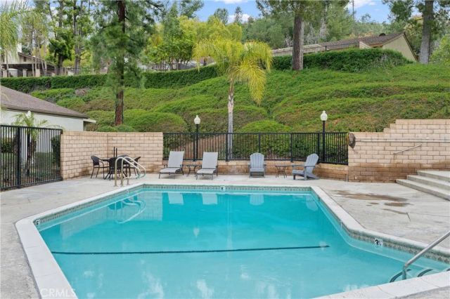 547 Via Zapata, Riverside, CA 92507