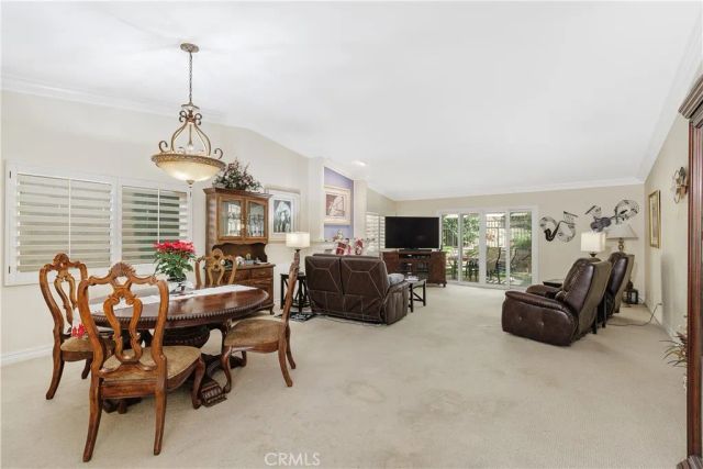 547 Via Zapata, Riverside, CA 92507