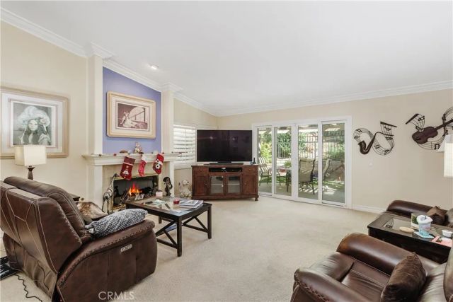 547 Via Zapata, Riverside, CA 92507