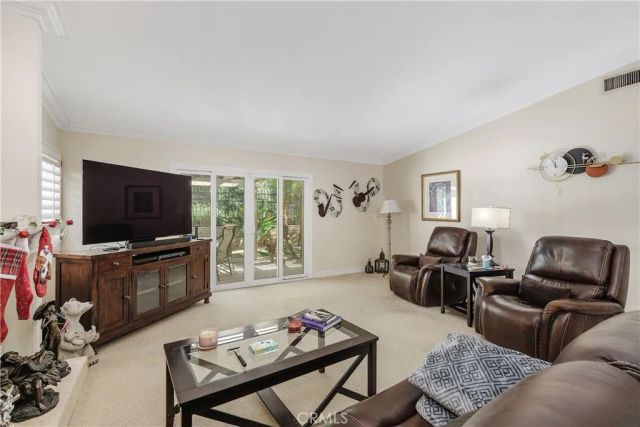 547 Via Zapata, Riverside, CA 92507