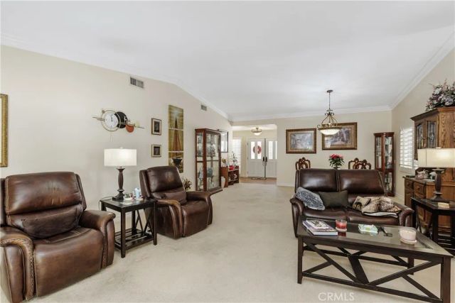 547 Via Zapata, Riverside, CA 92507