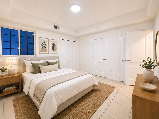 7532 NW 176th St 1, Hialeah, FL 33015