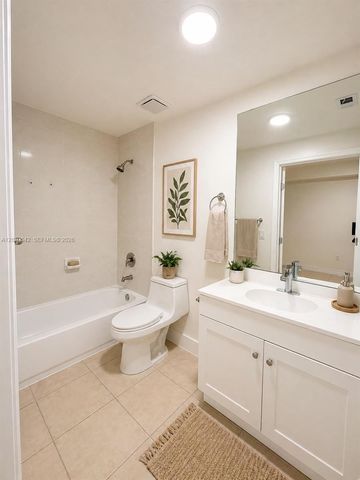 7532 NW 176th St 1, Hialeah, FL 33015