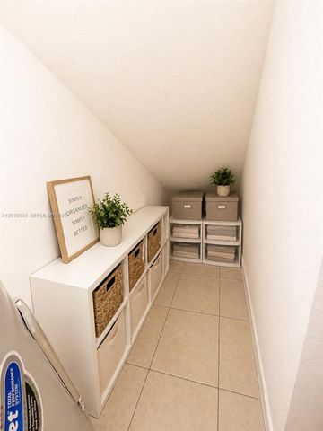 7532 NW 176th St 1, Hialeah, FL 33015