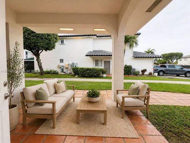 7532 NW 176th St 1, Hialeah, FL 33015