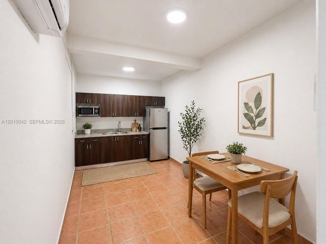 7532 NW 176th St 1, Hialeah, FL 33015