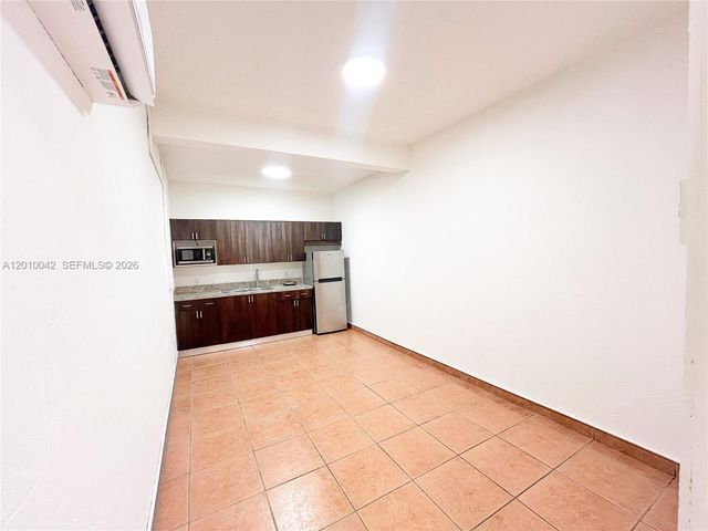 7532 NW 176th St 1, Hialeah, FL 33015