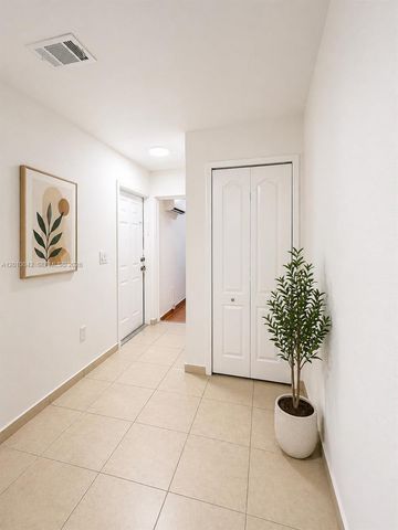 7532 NW 176th St 1, Hialeah, FL 33015