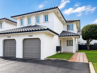 7532 NW 176th St 1, Hialeah, FL 33015