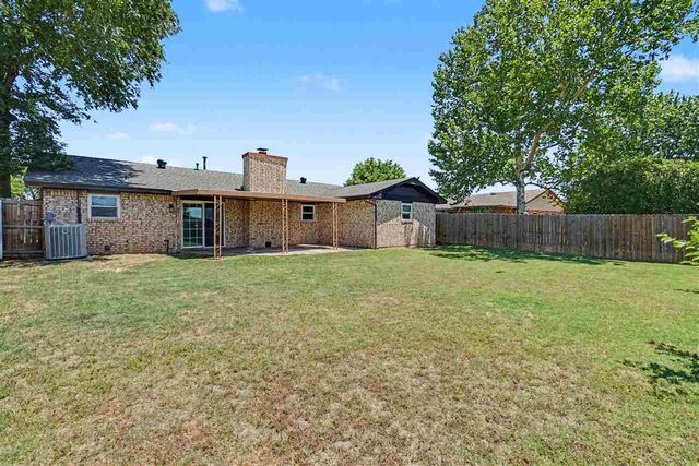 6326 NW Andrews Ave, Lawton, OK 73505
