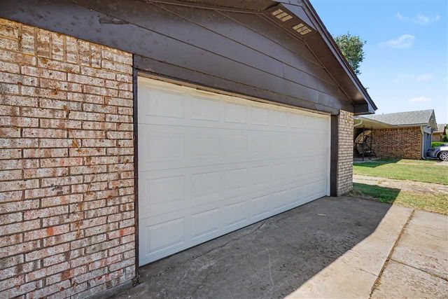 6326 NW Andrews Ave, Lawton, OK 73505