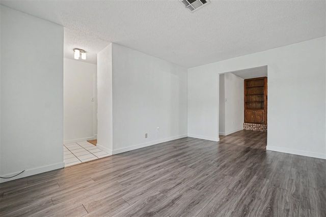6326 NW Andrews Ave, Lawton, OK 73505